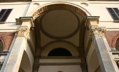 Milano_S._Ambrogio_Canonica_Portico